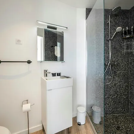 Modern In With Beautiful View Ferienhaus