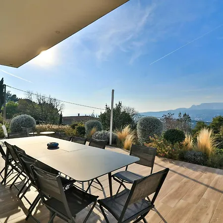 Modern In With Beautiful View