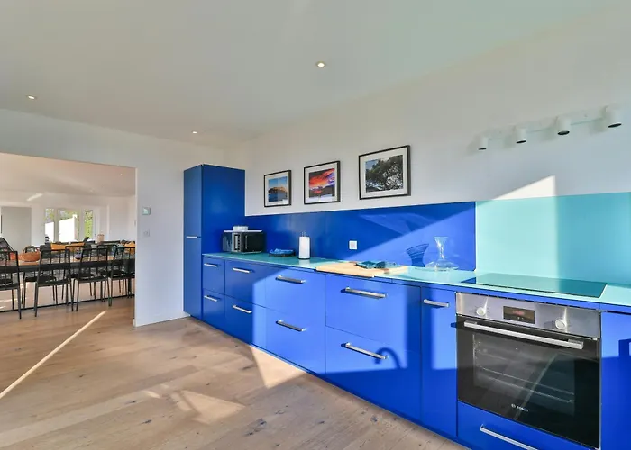 Modern In With Beautiful View * Cassis