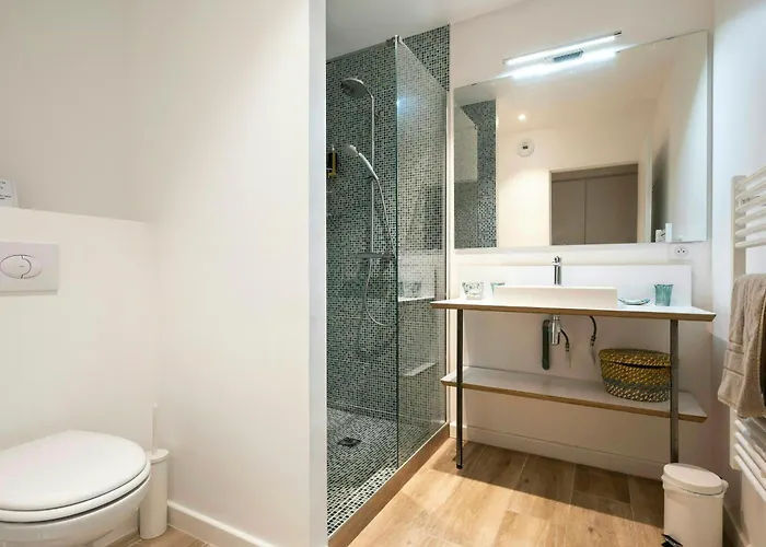 Modern In With Beautiful View * Cassis