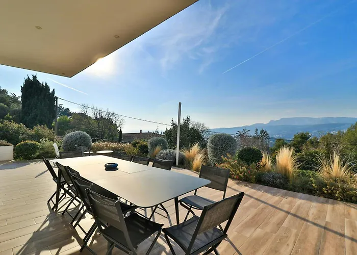 Modern In With Beautiful View